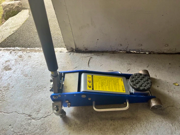 God jekk for suv og kapasitet på 2,5 tonn.