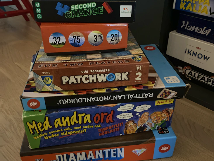 Sällskapsspel, barnspel, pussel mm