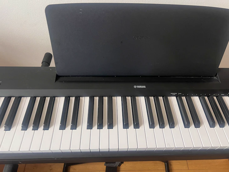 Yamaha p145 electric piano with midi cable