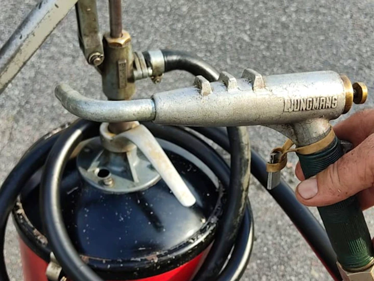 Växellåda och differential oljebytarpump