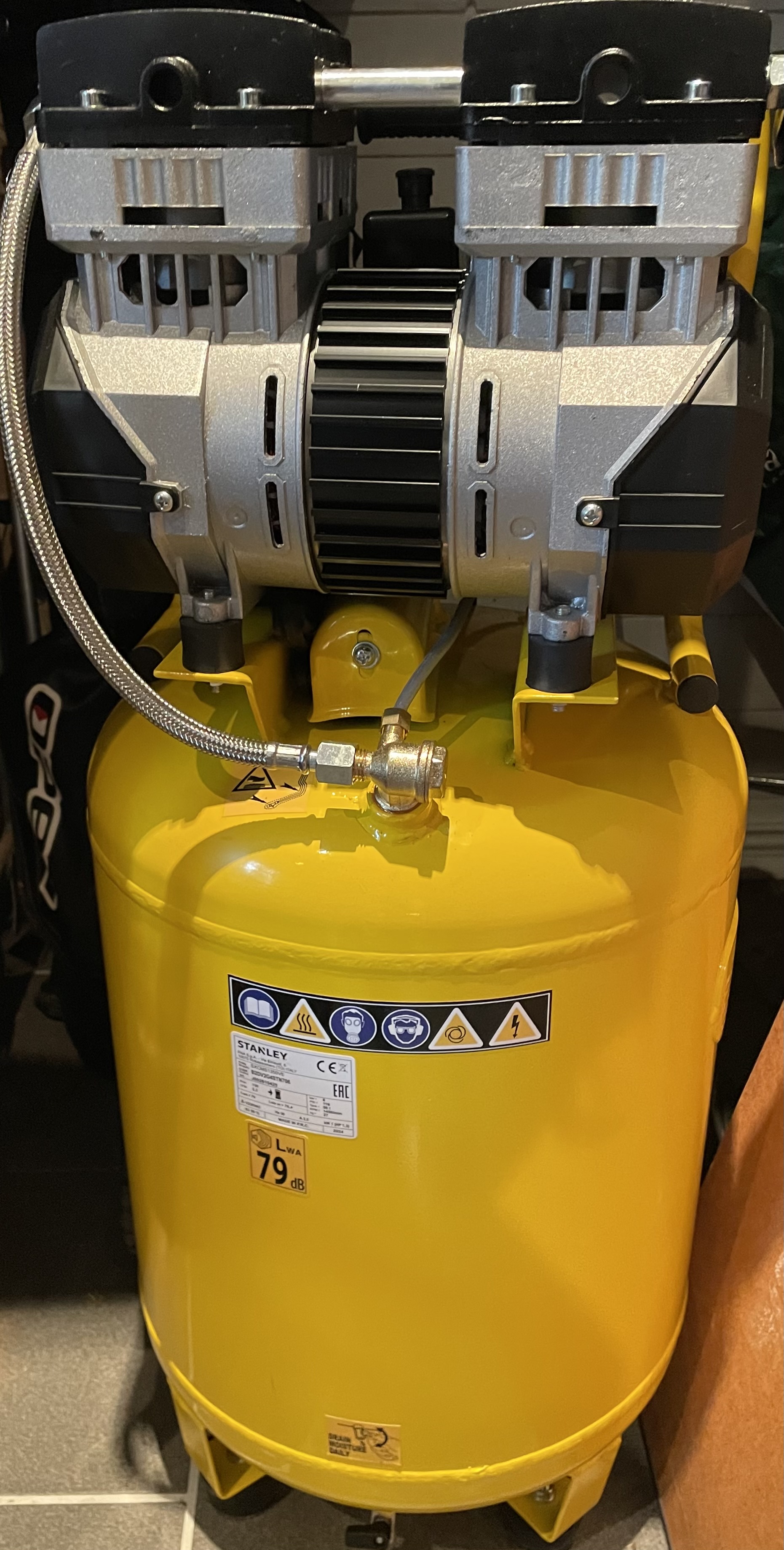 Stor, på hjul & väldigt tystgående