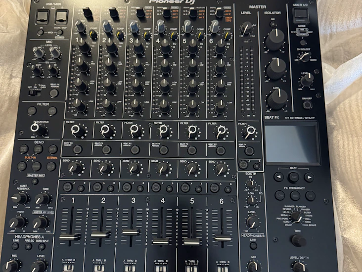 Pioneer v10 mixer