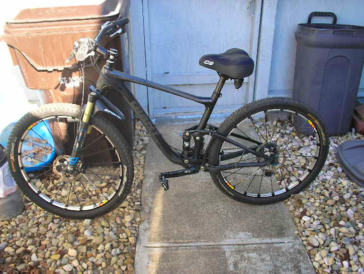 Giant 2014 medium mountain bike