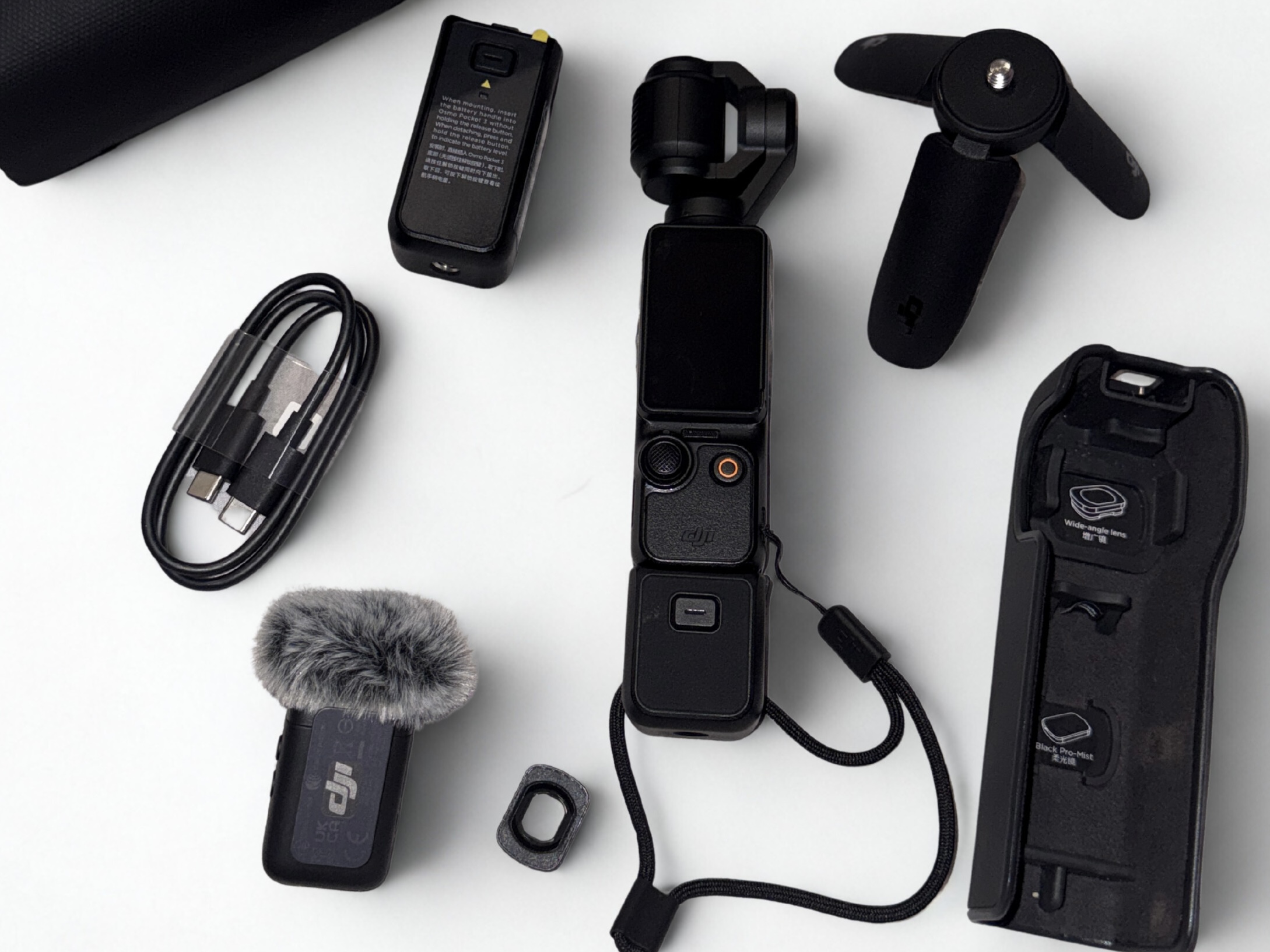 Dji osmo pocket 3 – creator combo | 4k stabilised vlogging camera