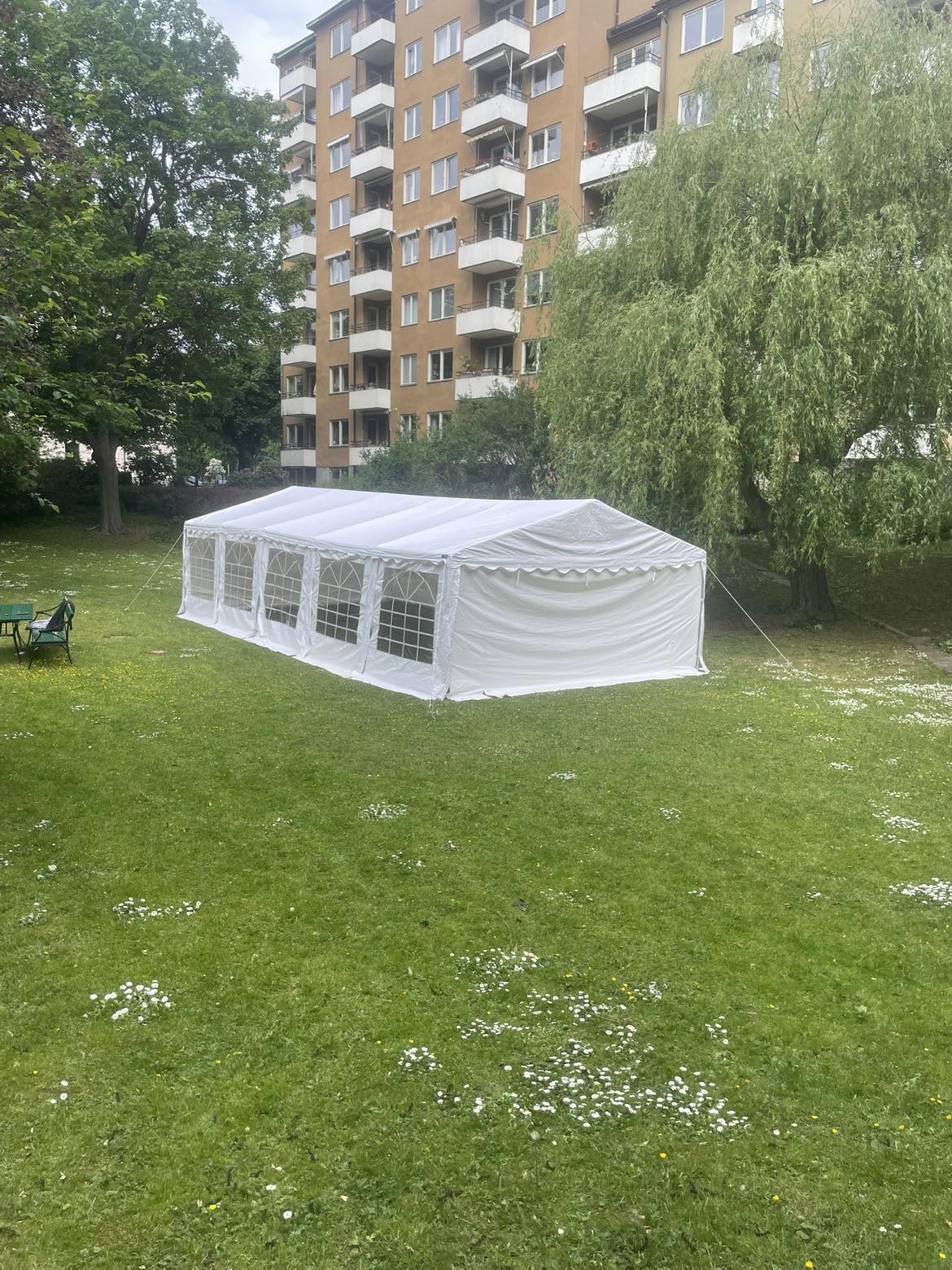 Partytält 4x8, stolar och bord. vi bygger det åt dig!