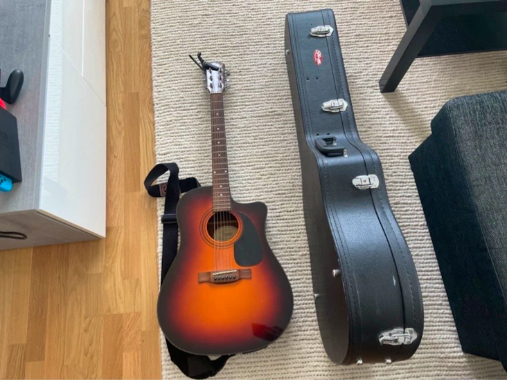 Fender halvakustisk gitarr