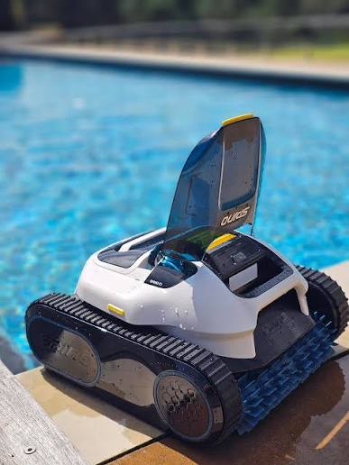E1 spino poolrobot