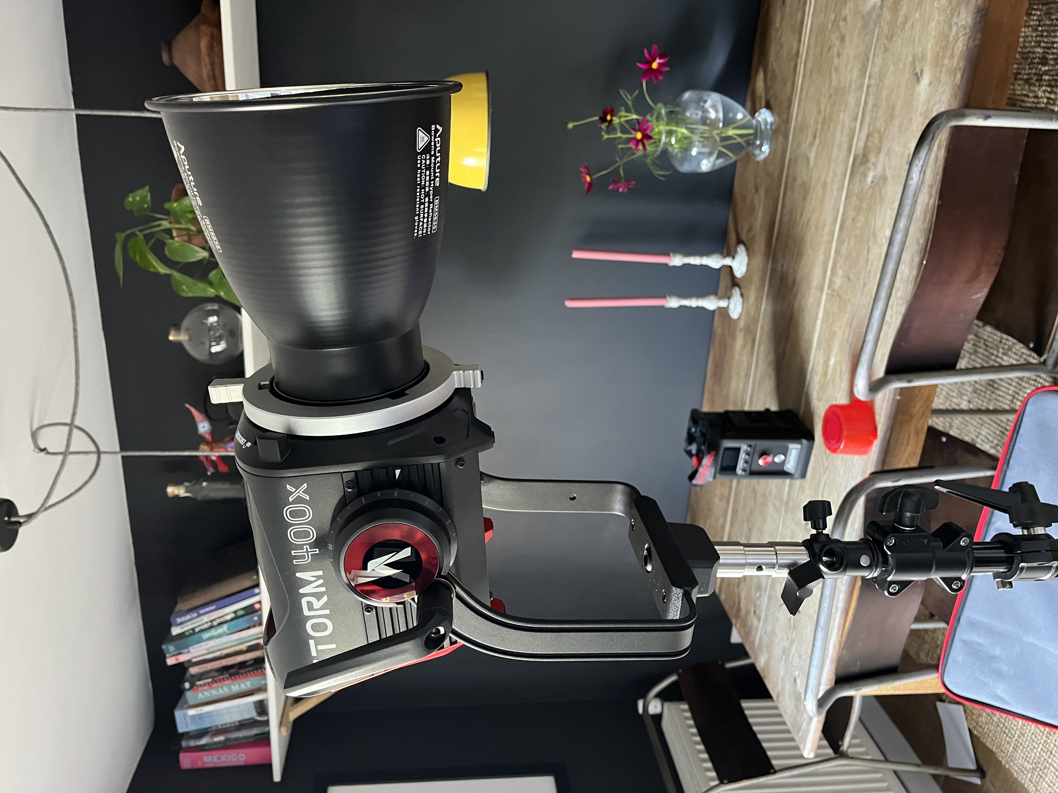 Aputure storm 400x