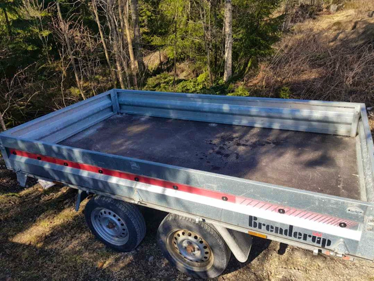 Tilhenger nyttelast 875 kg. lengde: 258cm