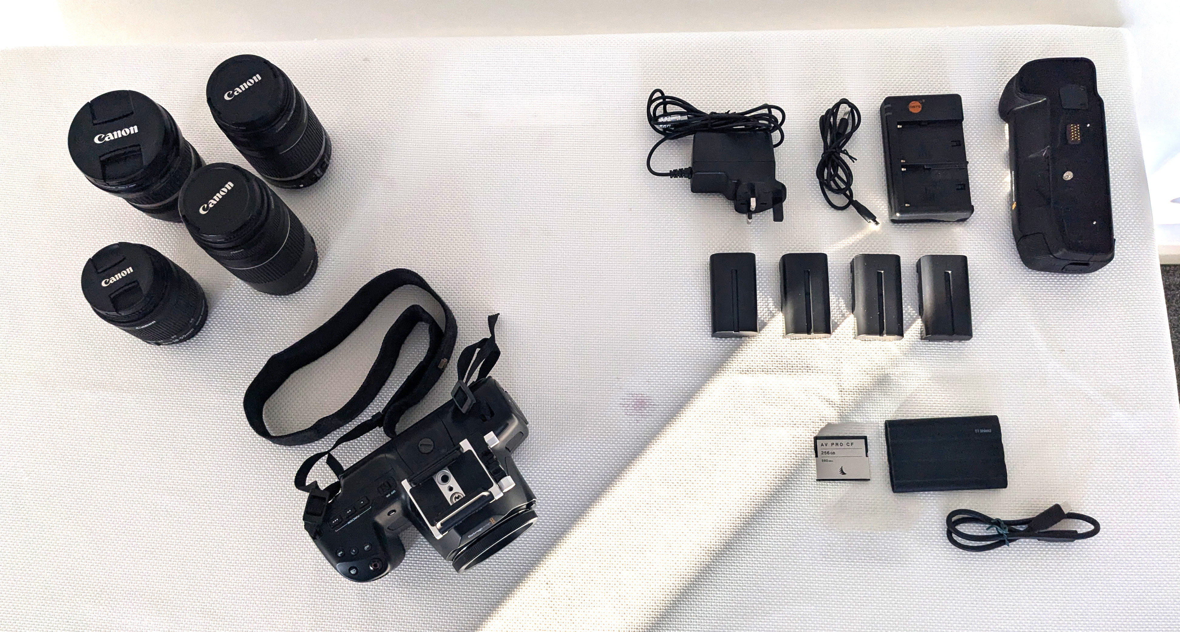 Blackmagic pocket cinema camera 6k kit with two lenses