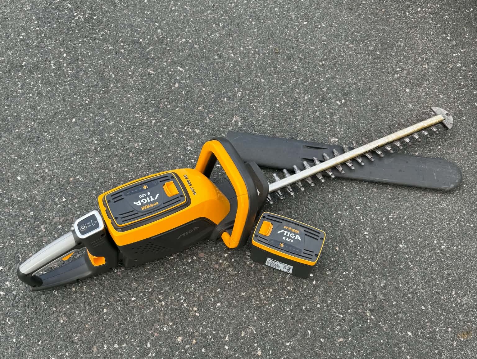 Stiga ht 500e batteridrevet hekksaks