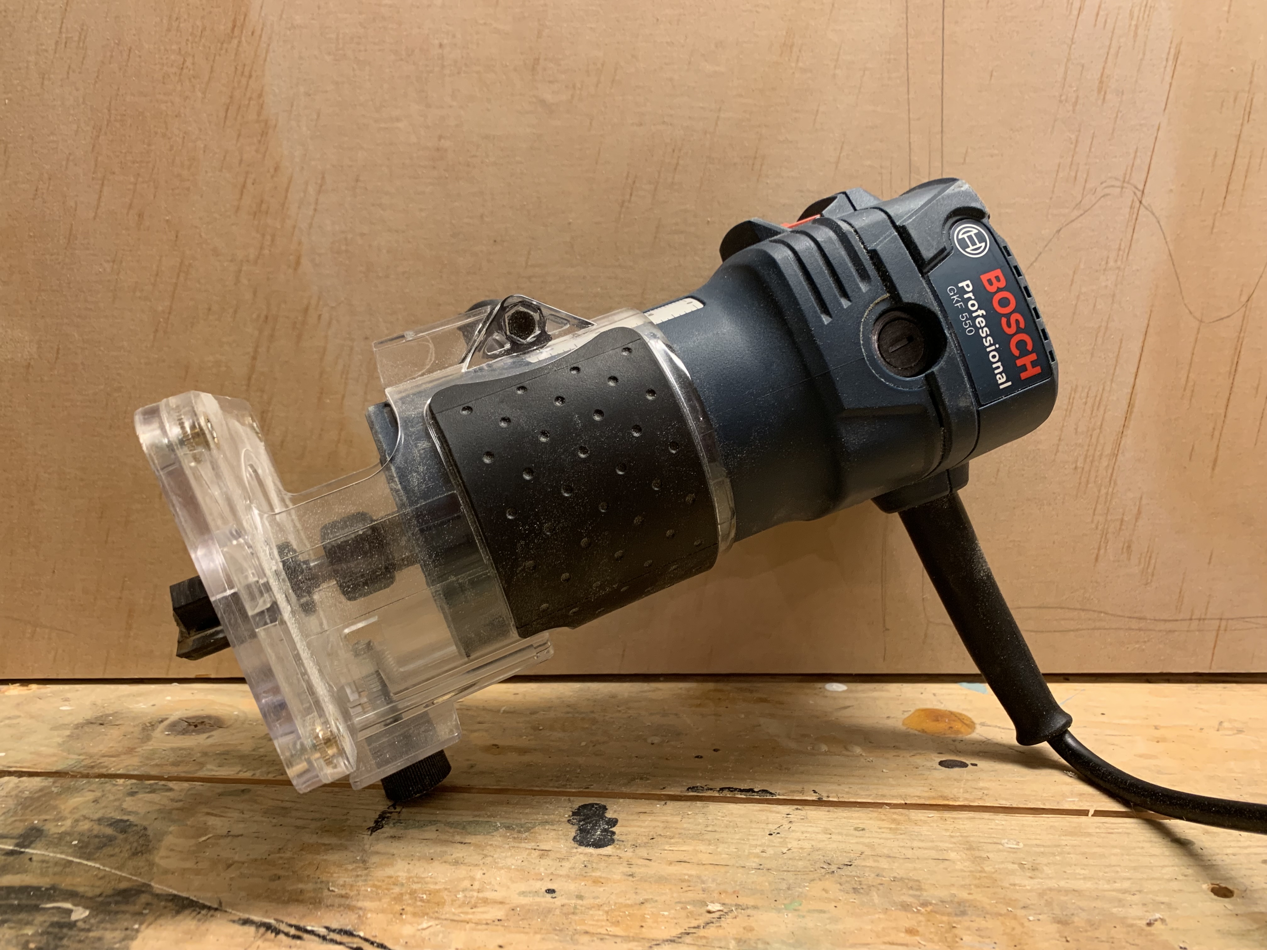 Kantfräs bosch gkf 550