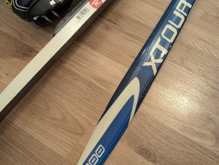 Langrennski smørefrie med stålkanter rossingnol xtour venture