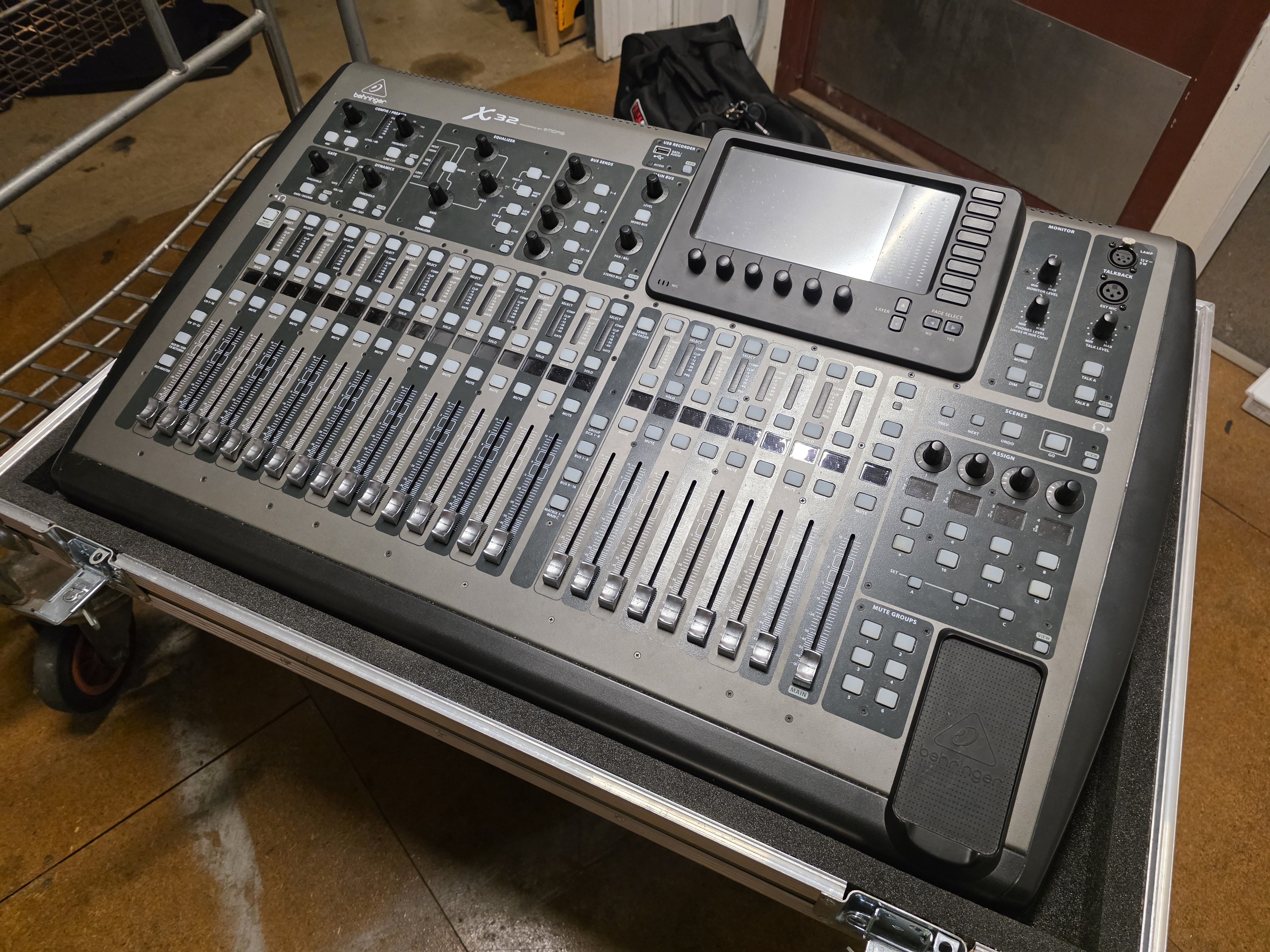 Behringer x32 full size desk in flight case