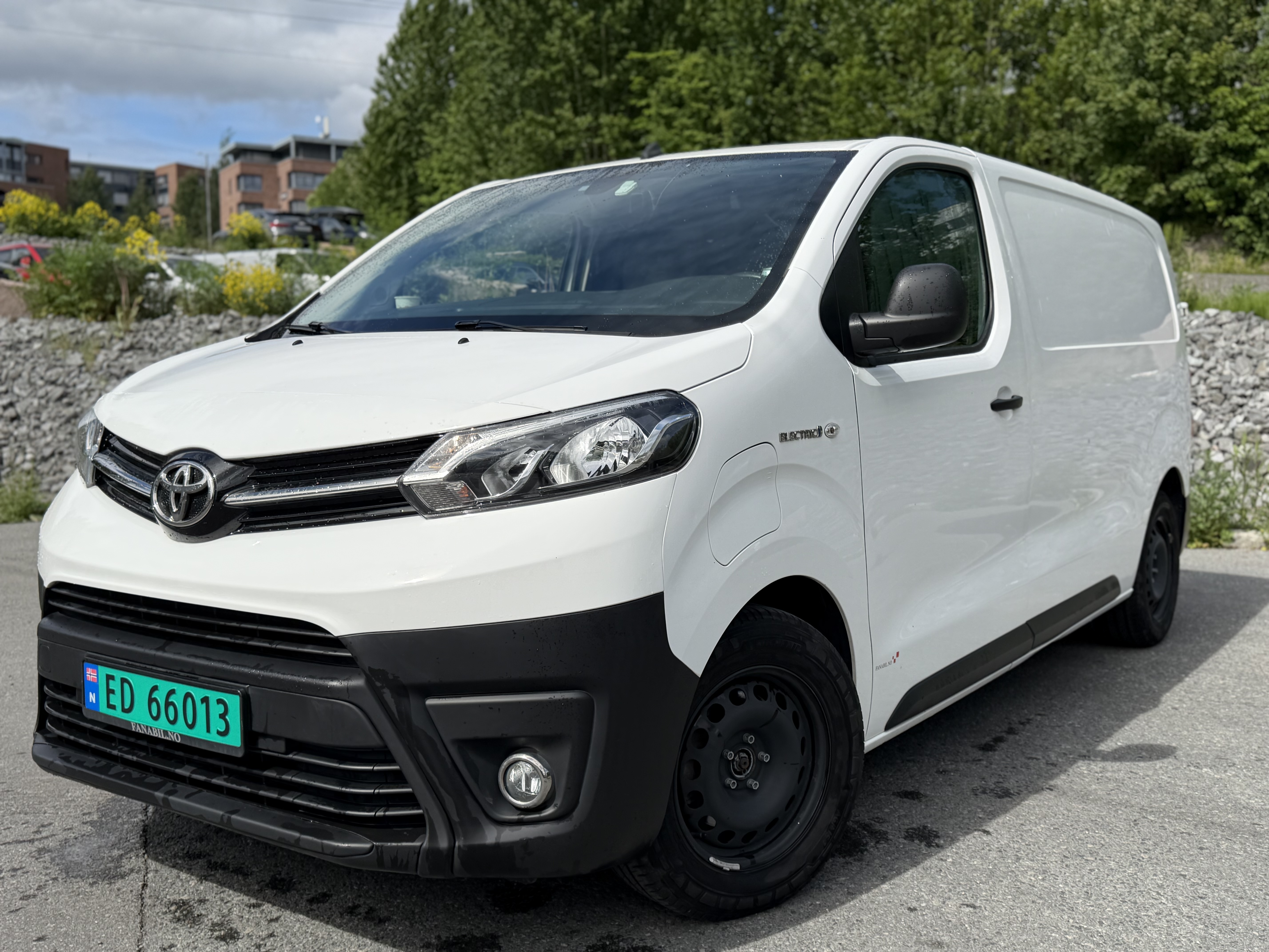 Utleie av toyota proace el varebil (l1)
