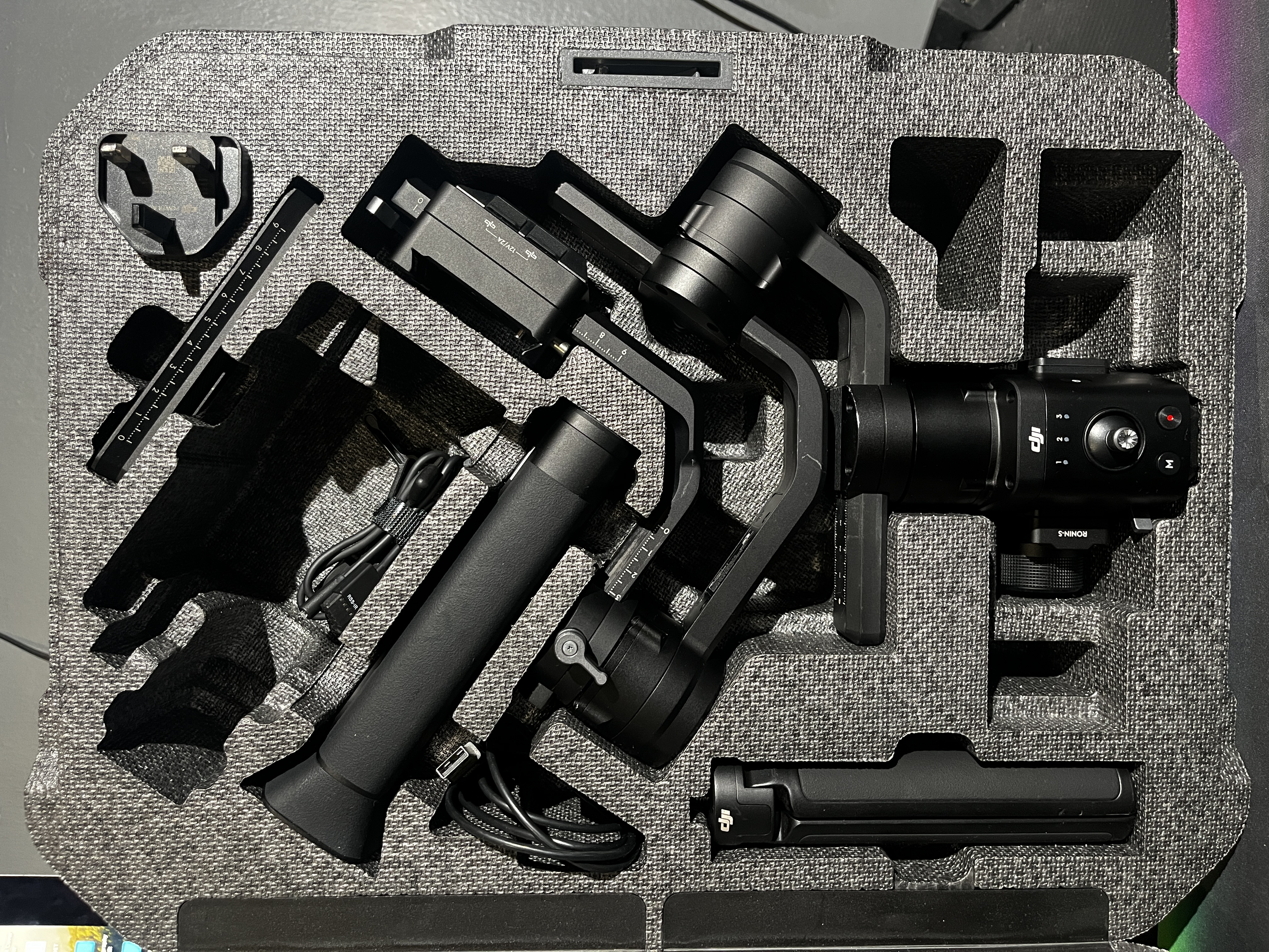 Dji ronin-s gimbal stabiliser