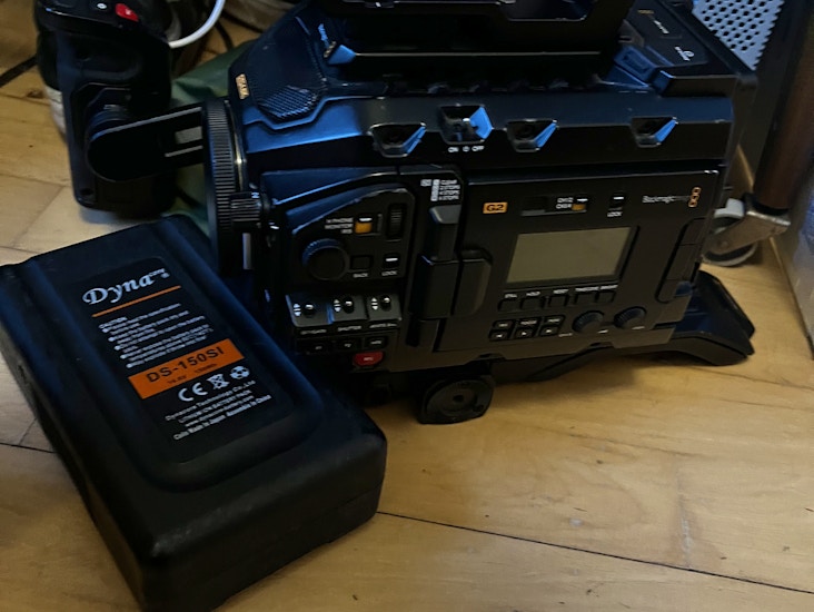 Blackmagic ursa mini pro 4.6k g2 + sigma 18-35mm