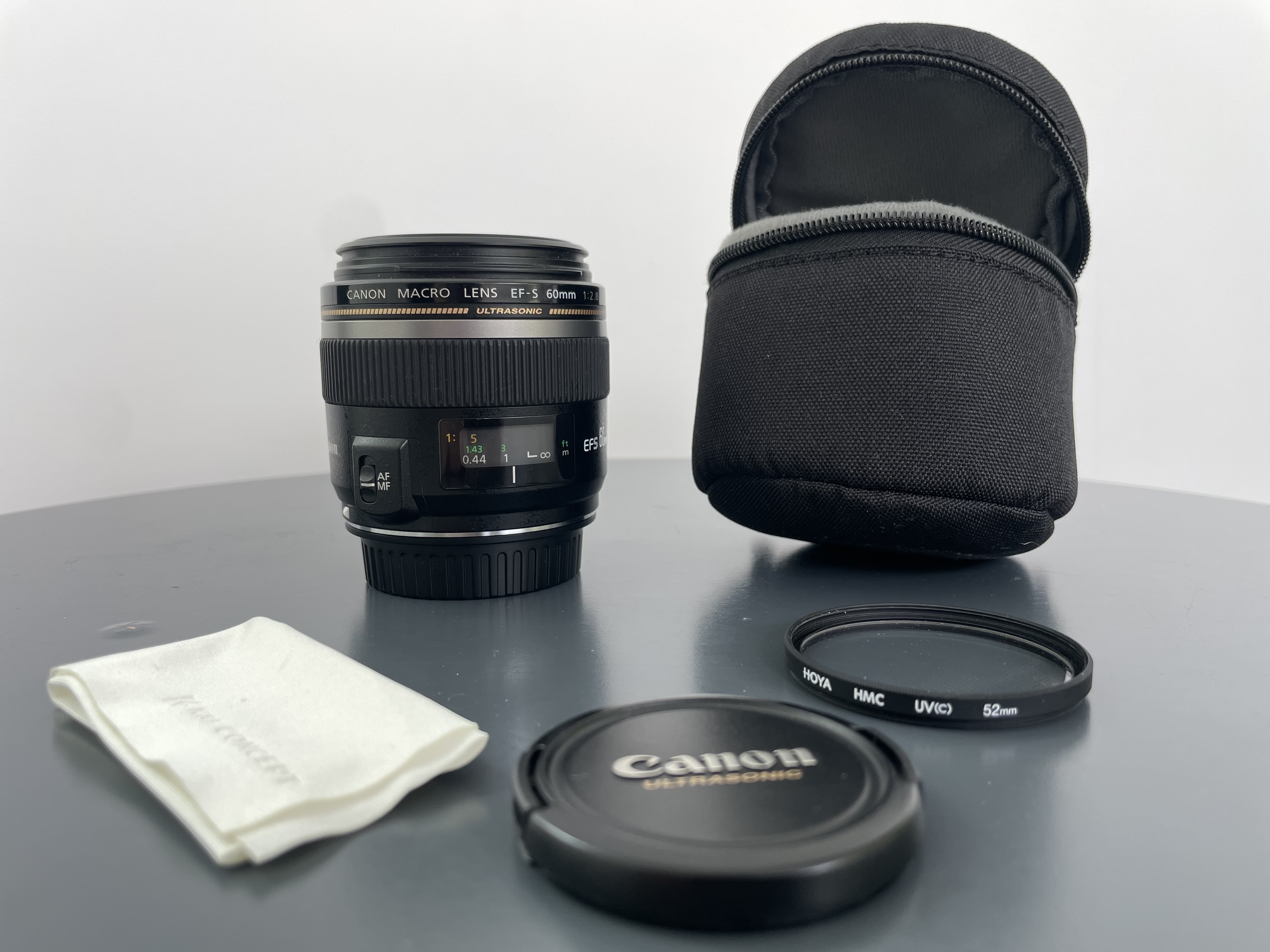 Canon ef-s 60mm f2.8 usm macro lens