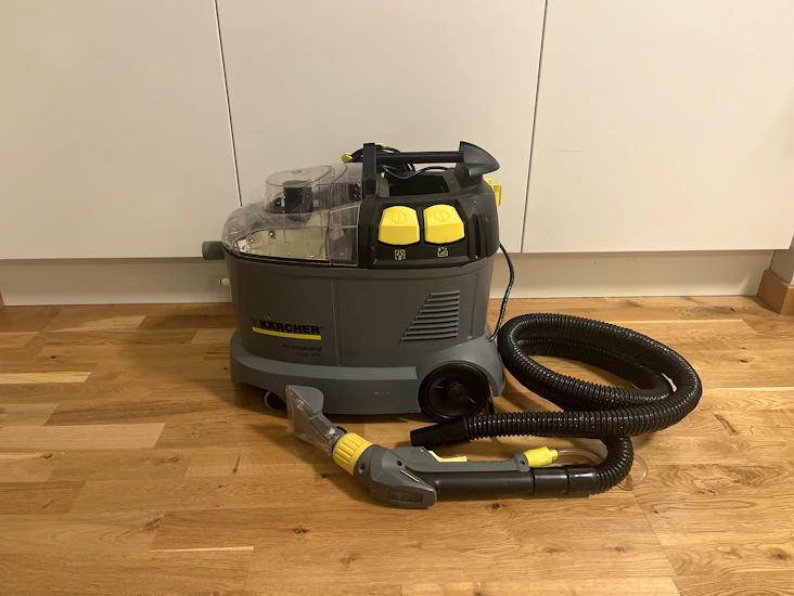 Hemkörning ingår! mattvätt kärcher puzzi 8/1 c proffesionell + medel.