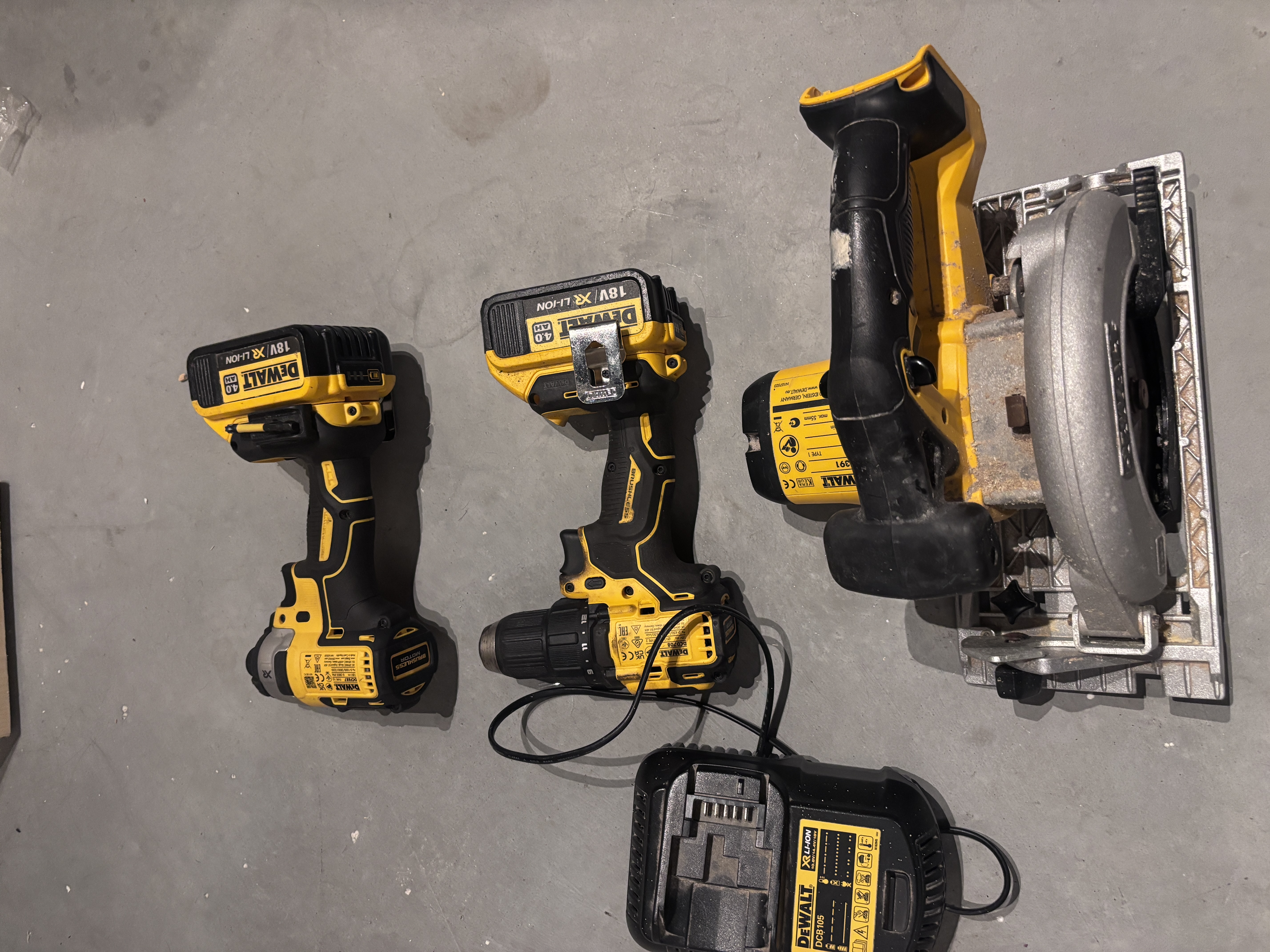 Dewalt verktøysett med slagskrutrekker/drill/sirkelsag