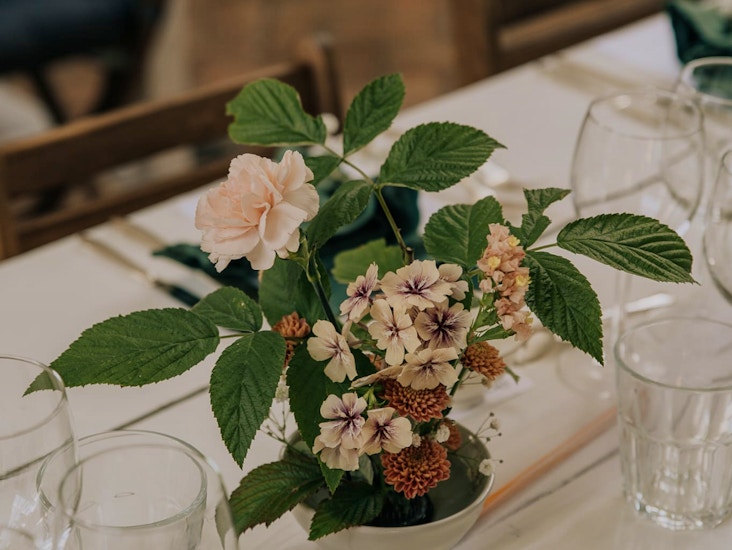 20st blomsterfakirer med tillhörande skålar för blomsterarrangemang