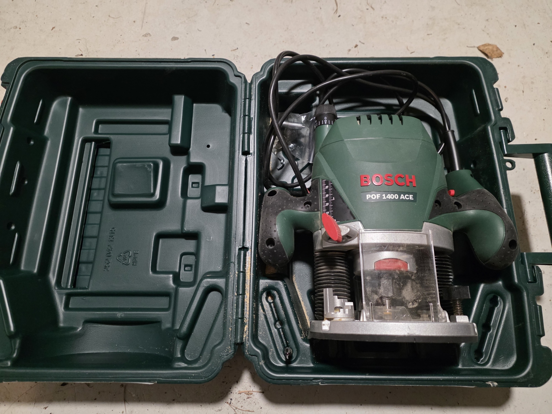 Tehokas ja tarkka yläjyrsin – bosch pof 1400 ace