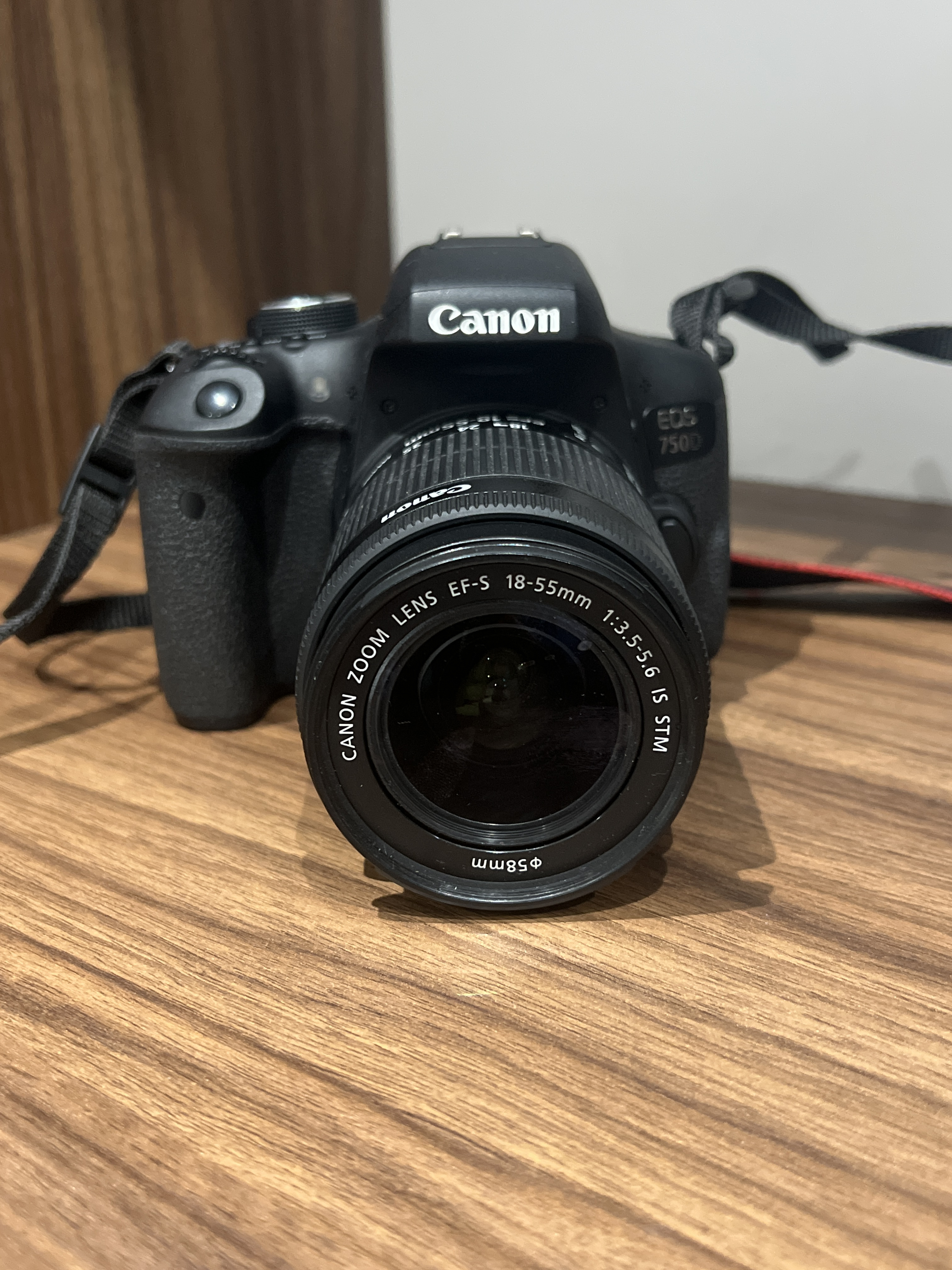 Canon eos 750d