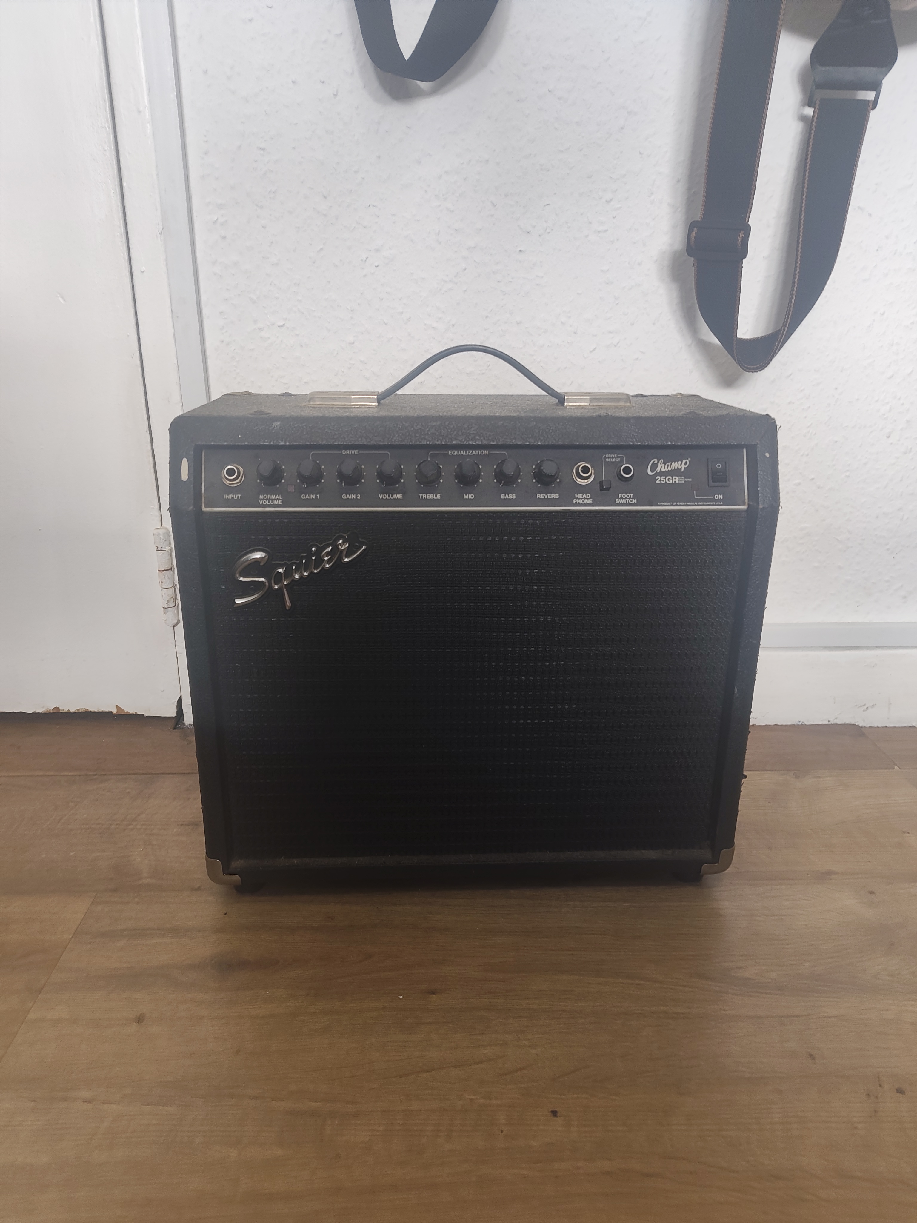 Fender squier champ 25gr guitar amplifier