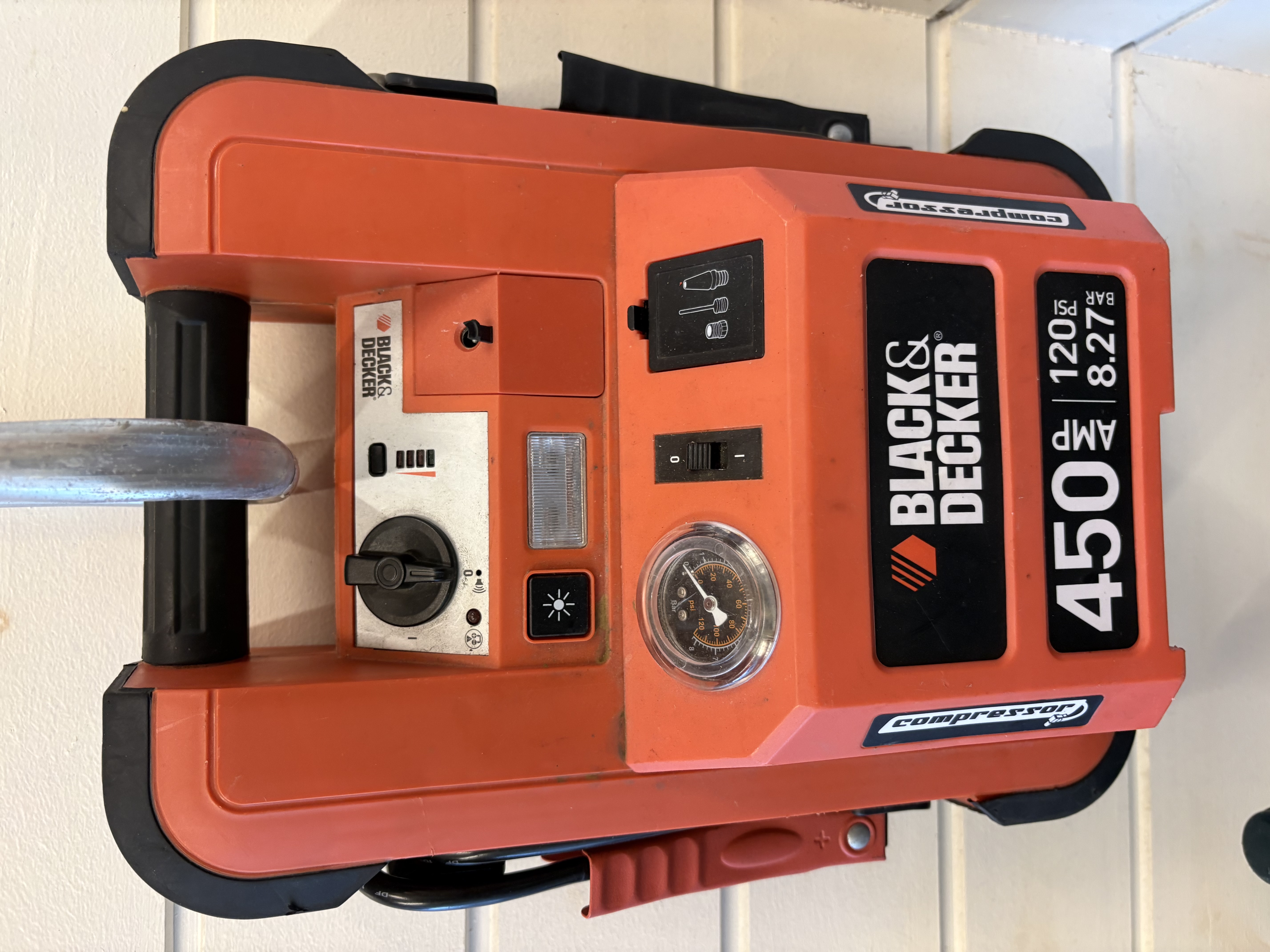 Black+decker bærbar 12v 450a starter