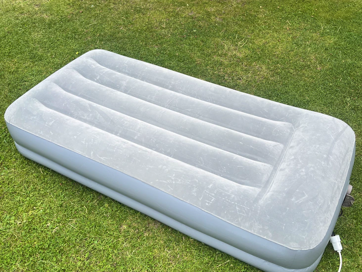 Luftmadrass enkel
