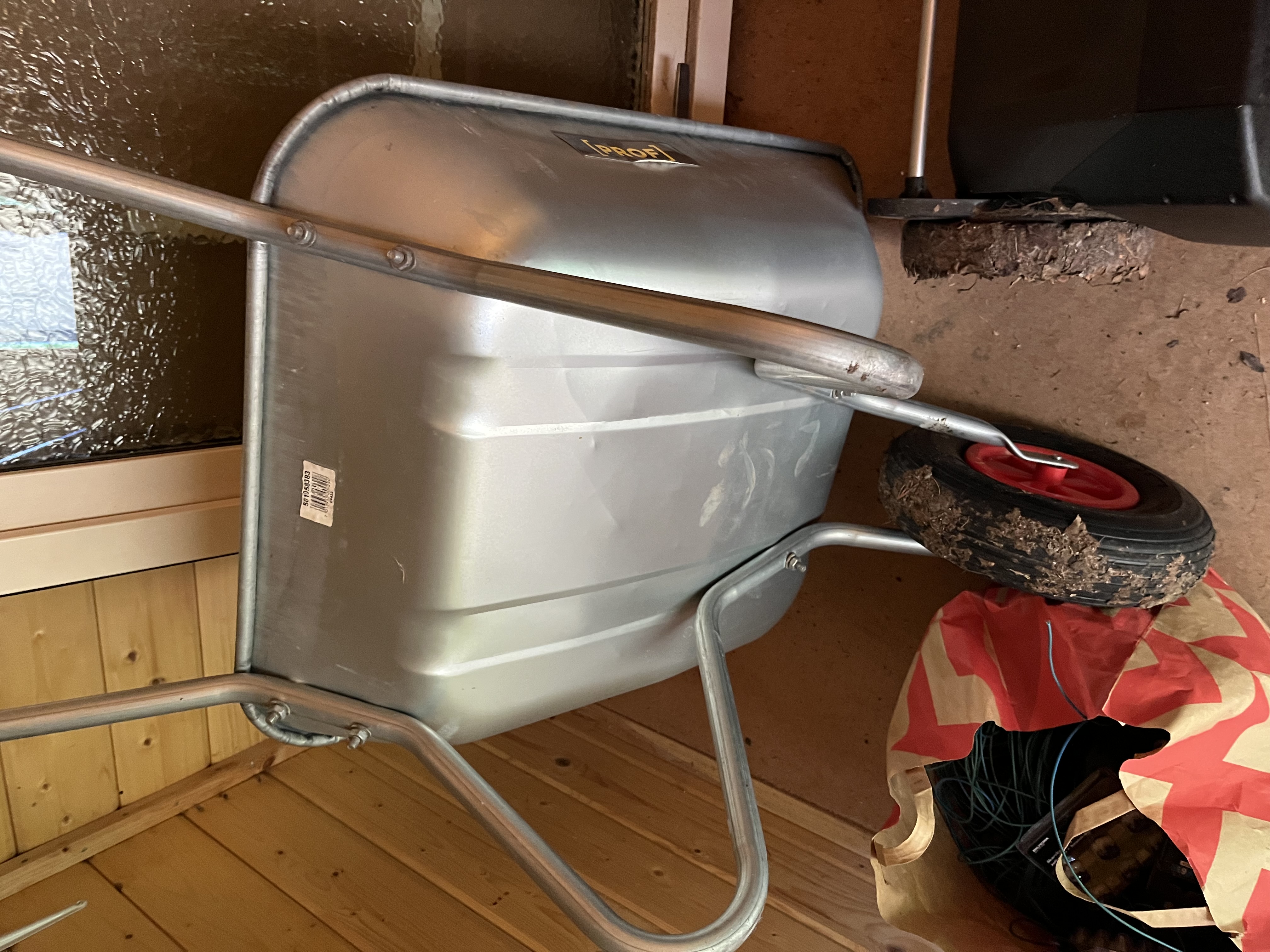 Skottkärra – perfekt för trädgård, bygg och transport