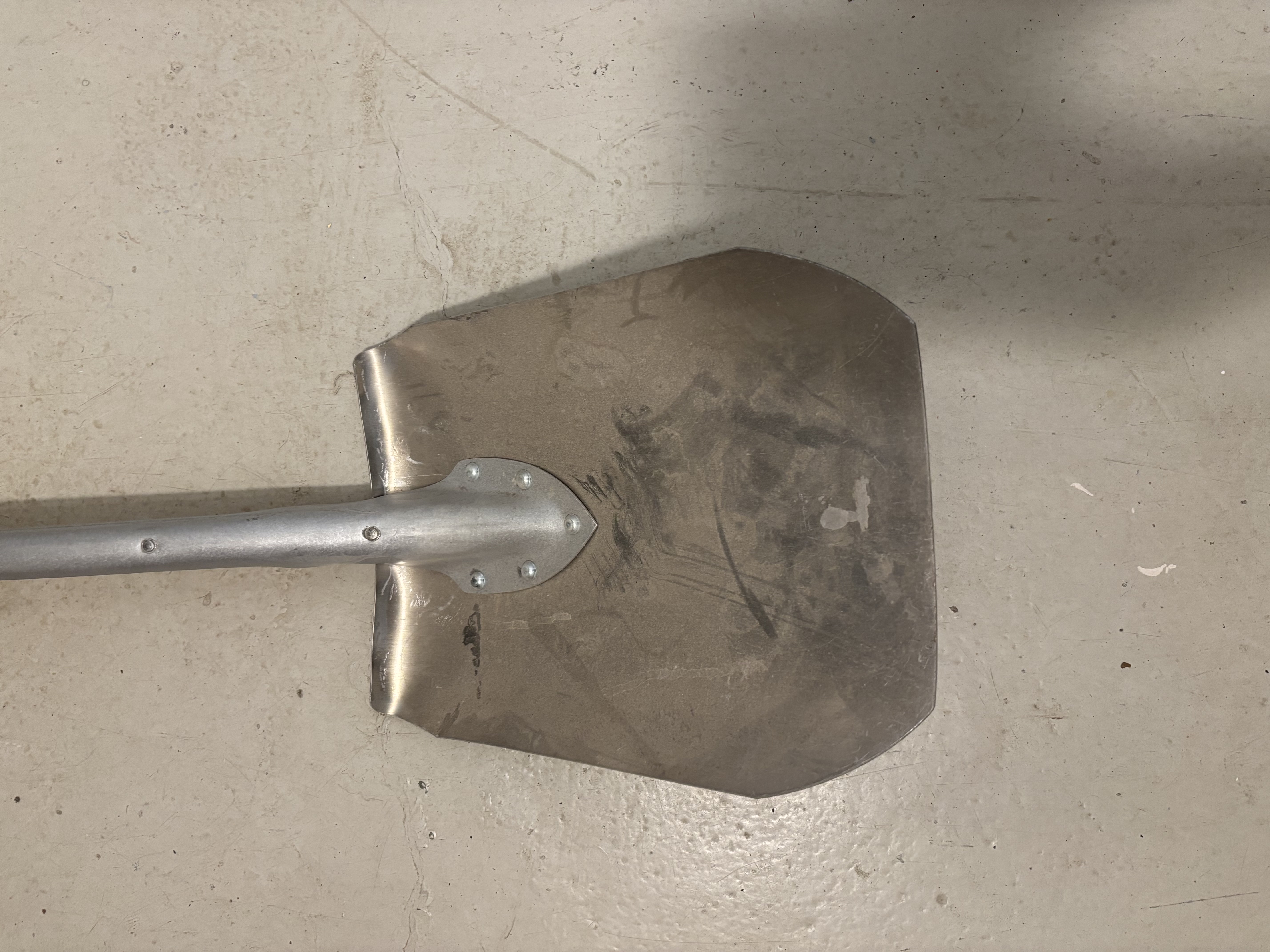Spade från märket fiskars