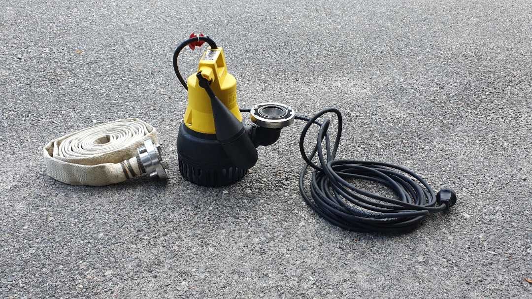 Pump med vippa och slang