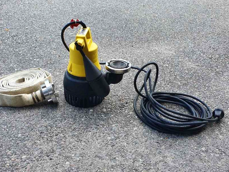 Pump med vippa och slang