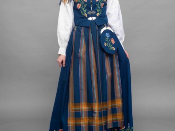 Nordlandsbunad leies ut