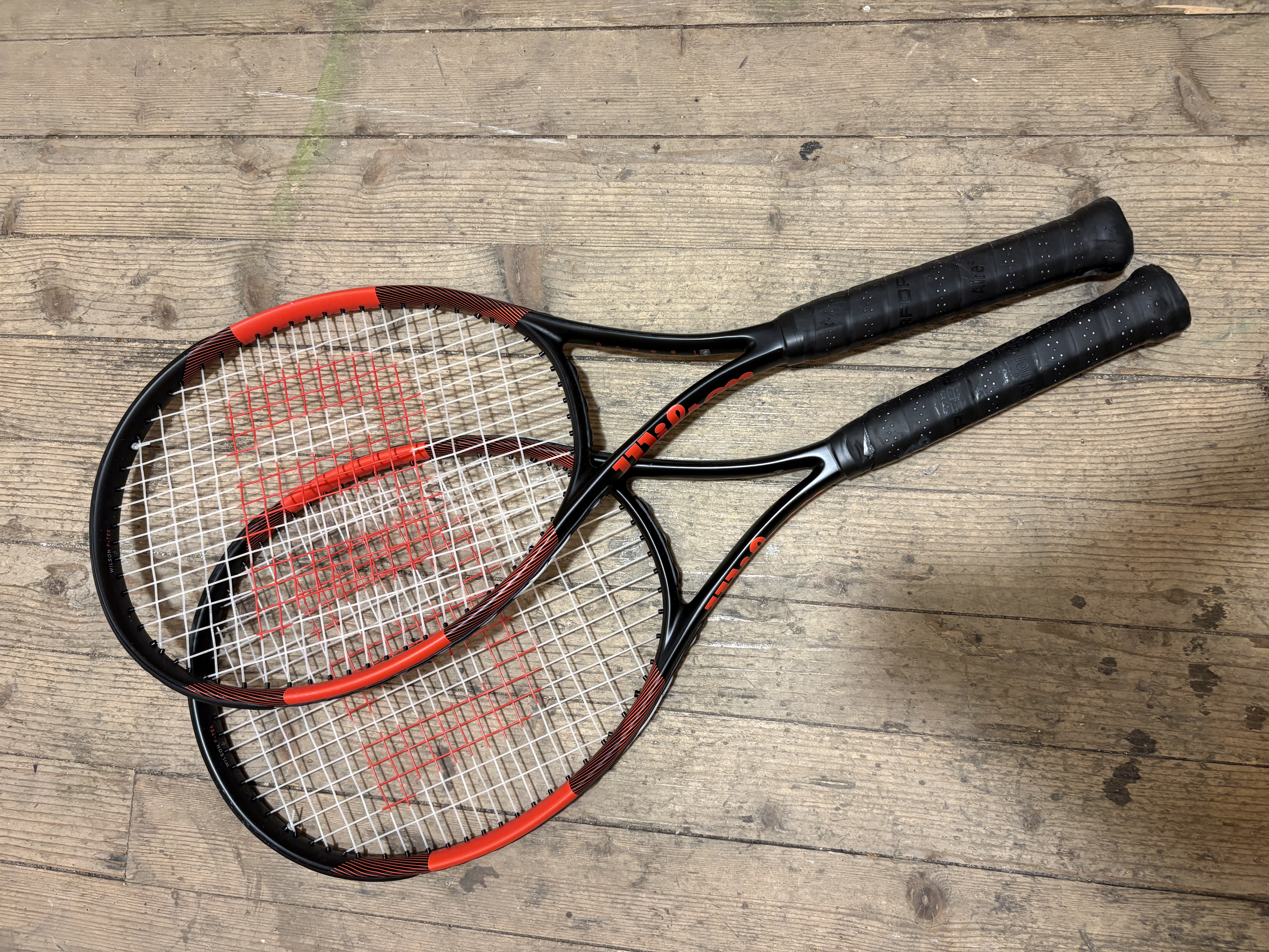Tennisracket og tennisballer