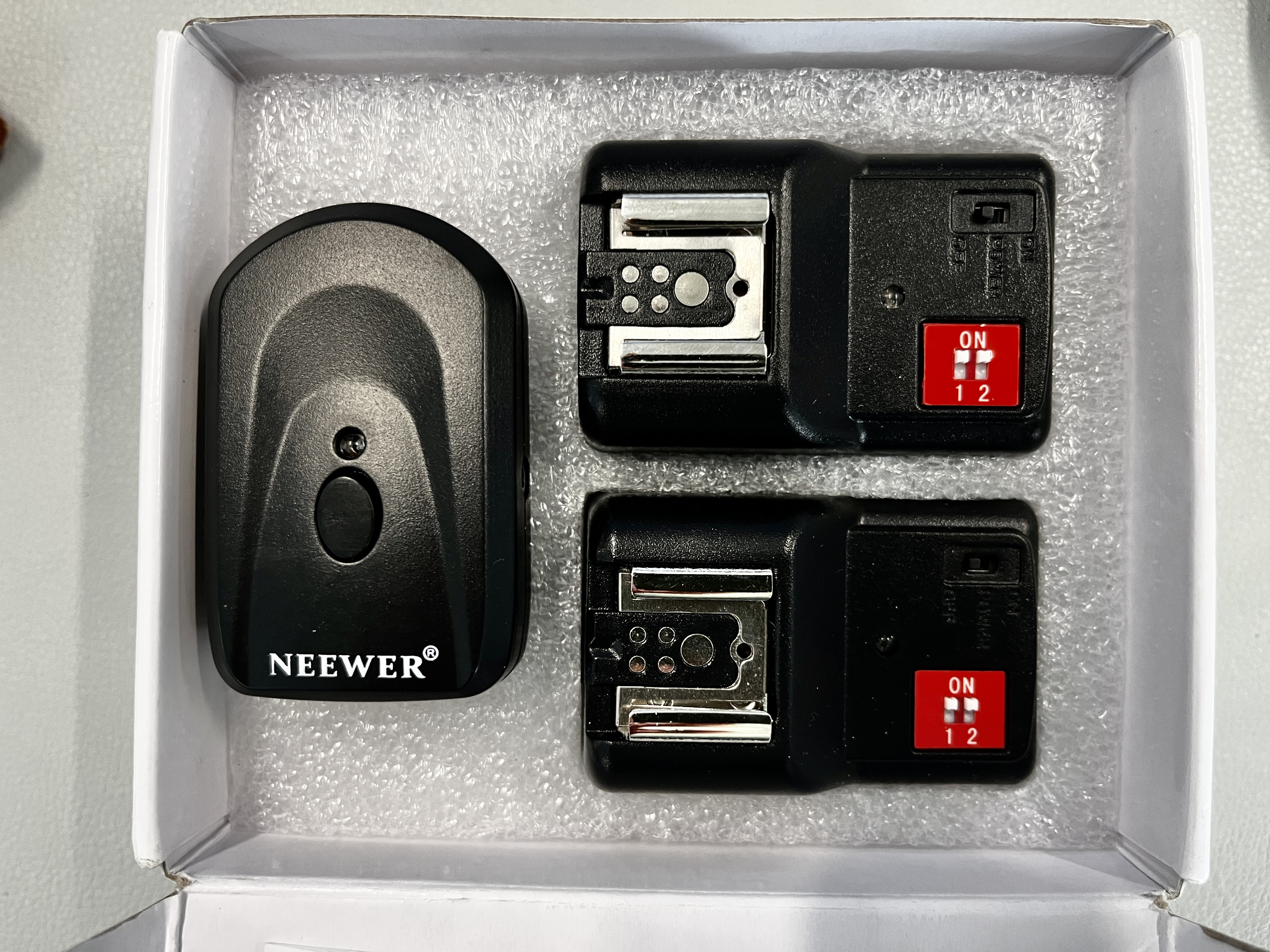 Neewer remote speedlite trigger pt series