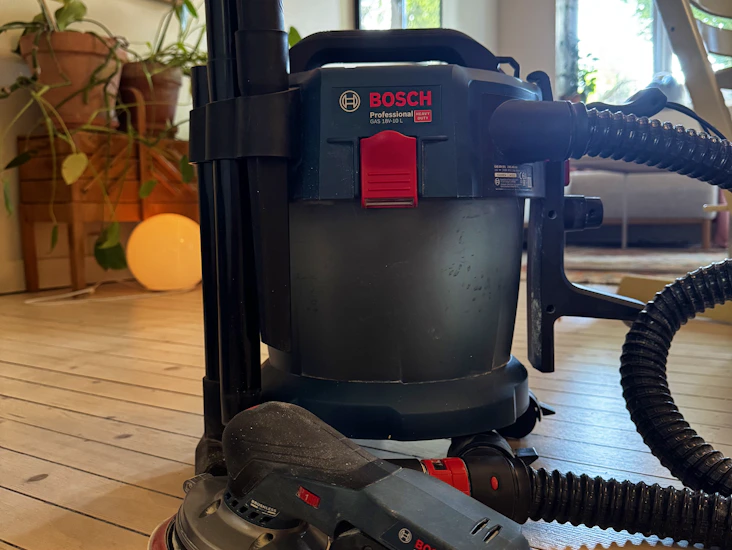Bosch eksentersliper + støvsuger