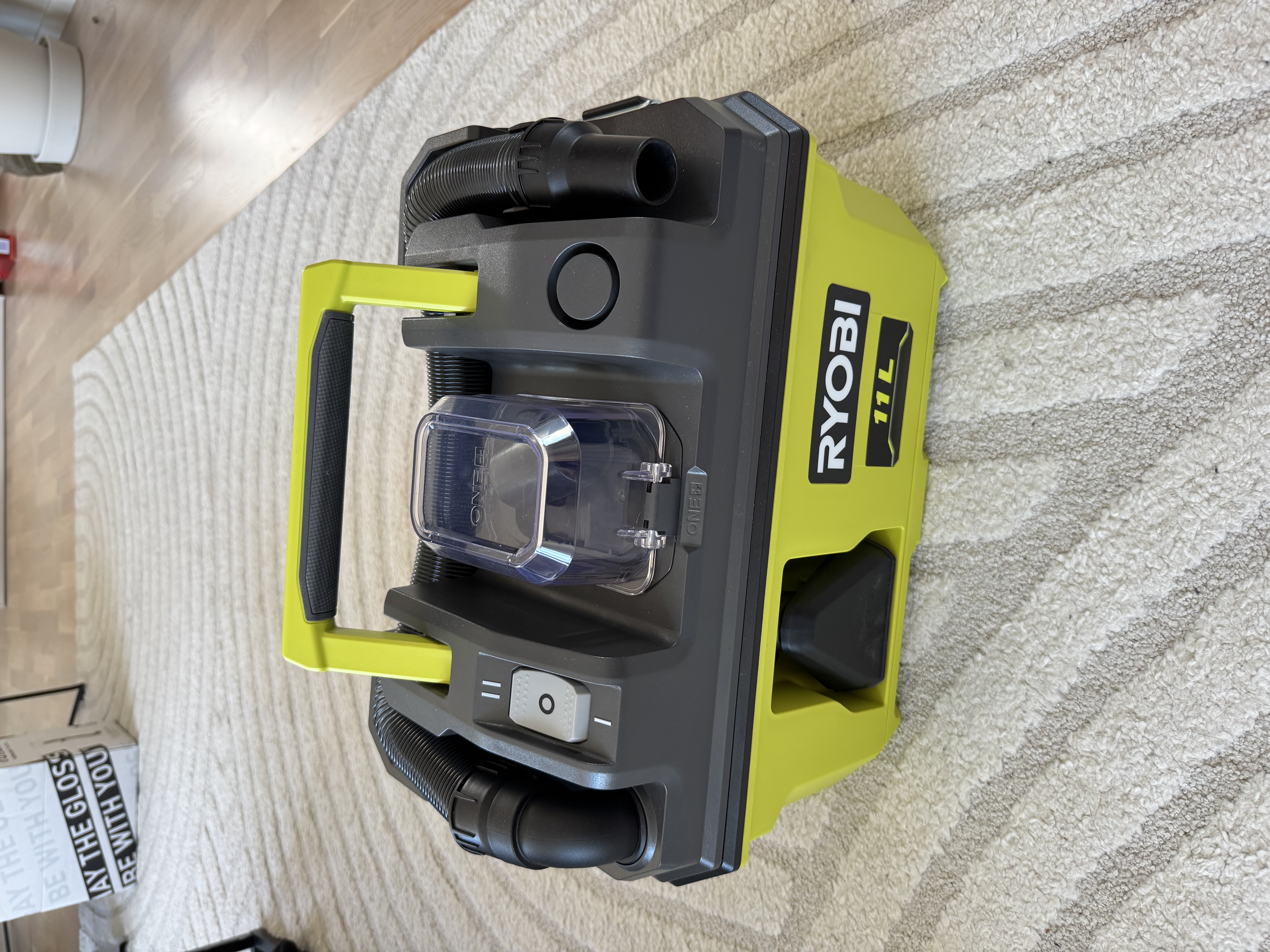 Batteridriven våt/torr dammsugare 