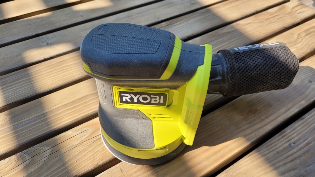Batterdriven excenterslip ryobi rros18
