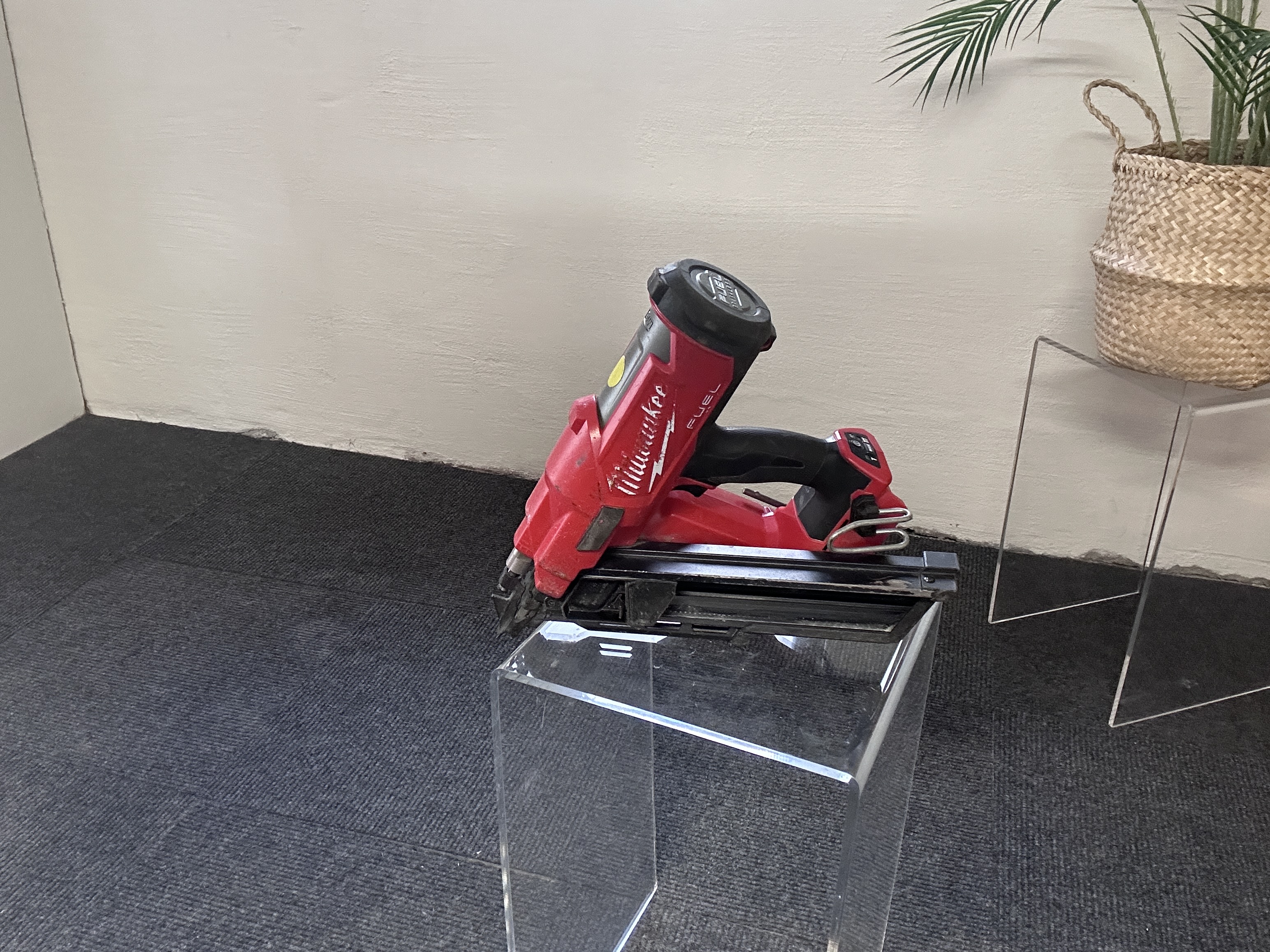 Spikerpistol  milwaulkee m18 fuel   