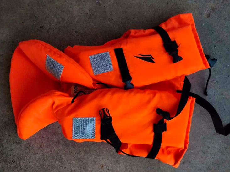 Räddningsväst barn 15-20 kg