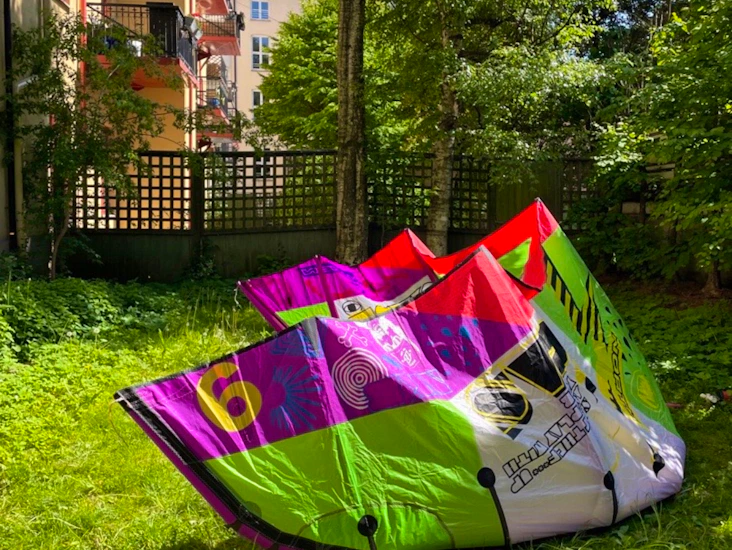 9 kvm north (duotone) vegas kite