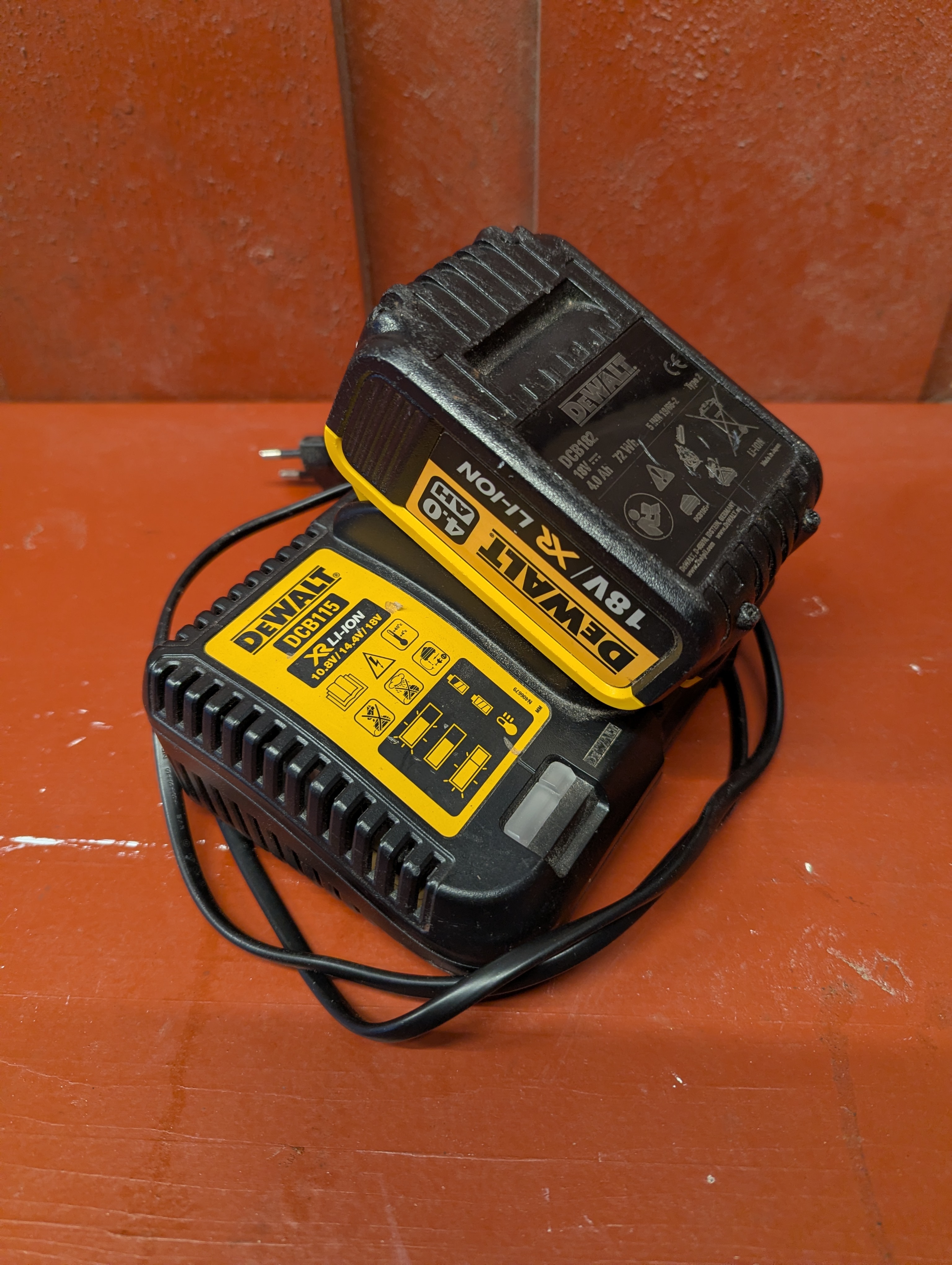 Dewalt xr batteri og lader