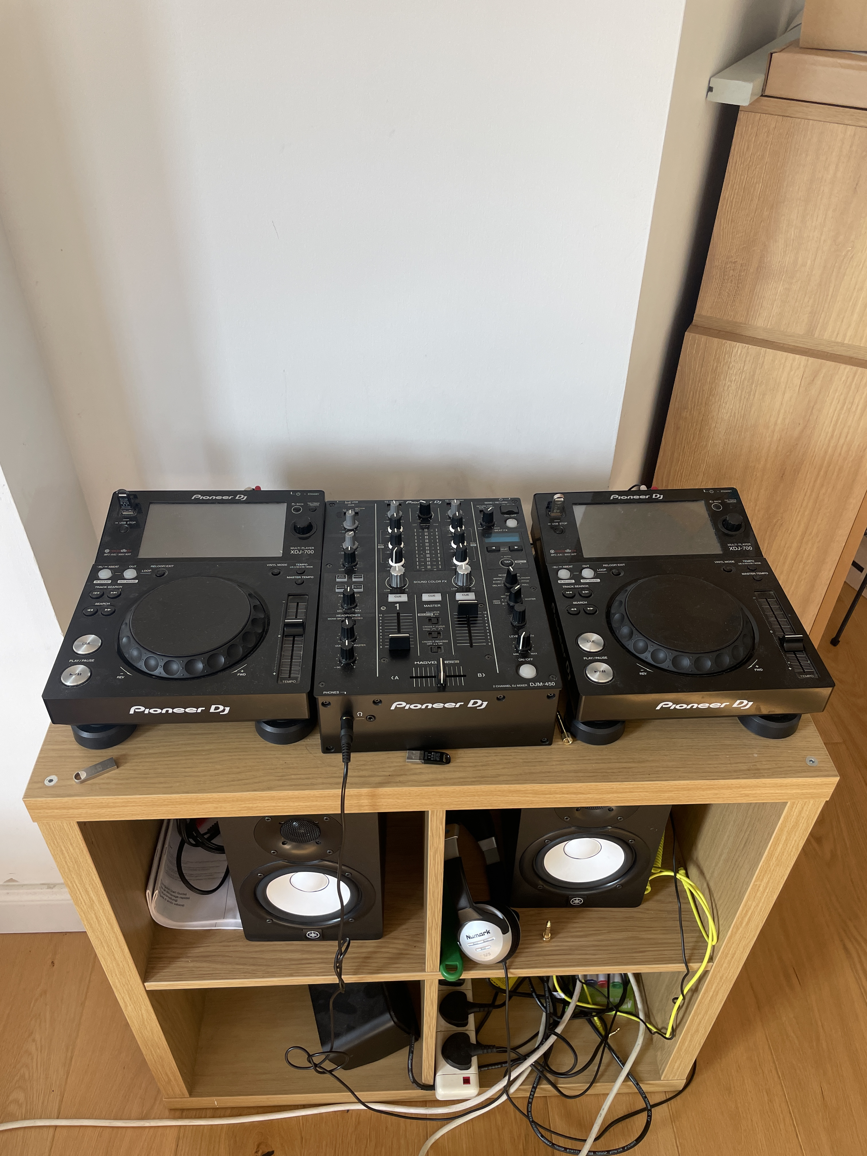 Pioneer dj decks 