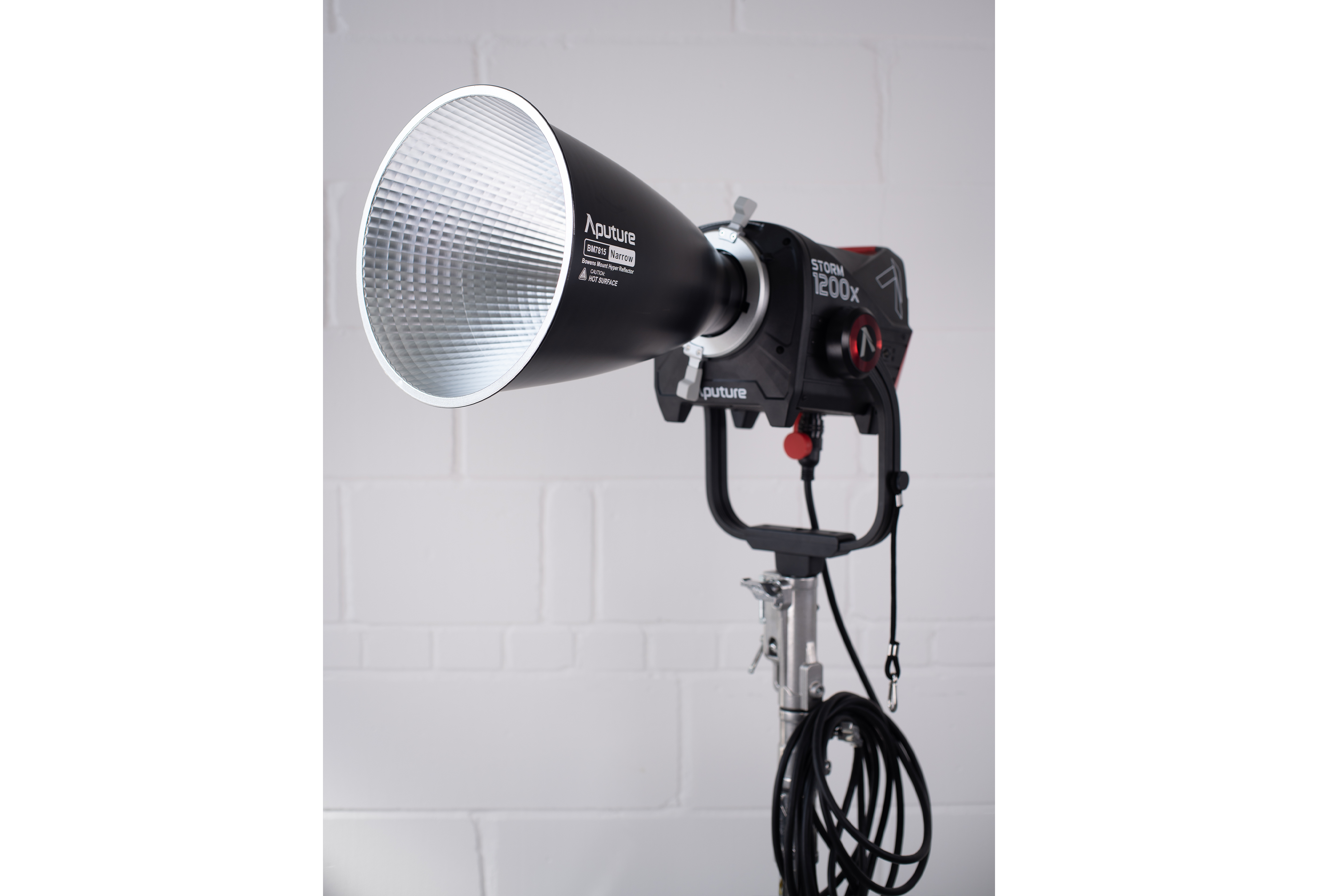 Aputure storm 1200x blair & 3 cone reflector kit