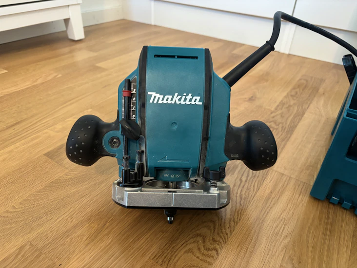 Makita överhandsfräs sladdriven