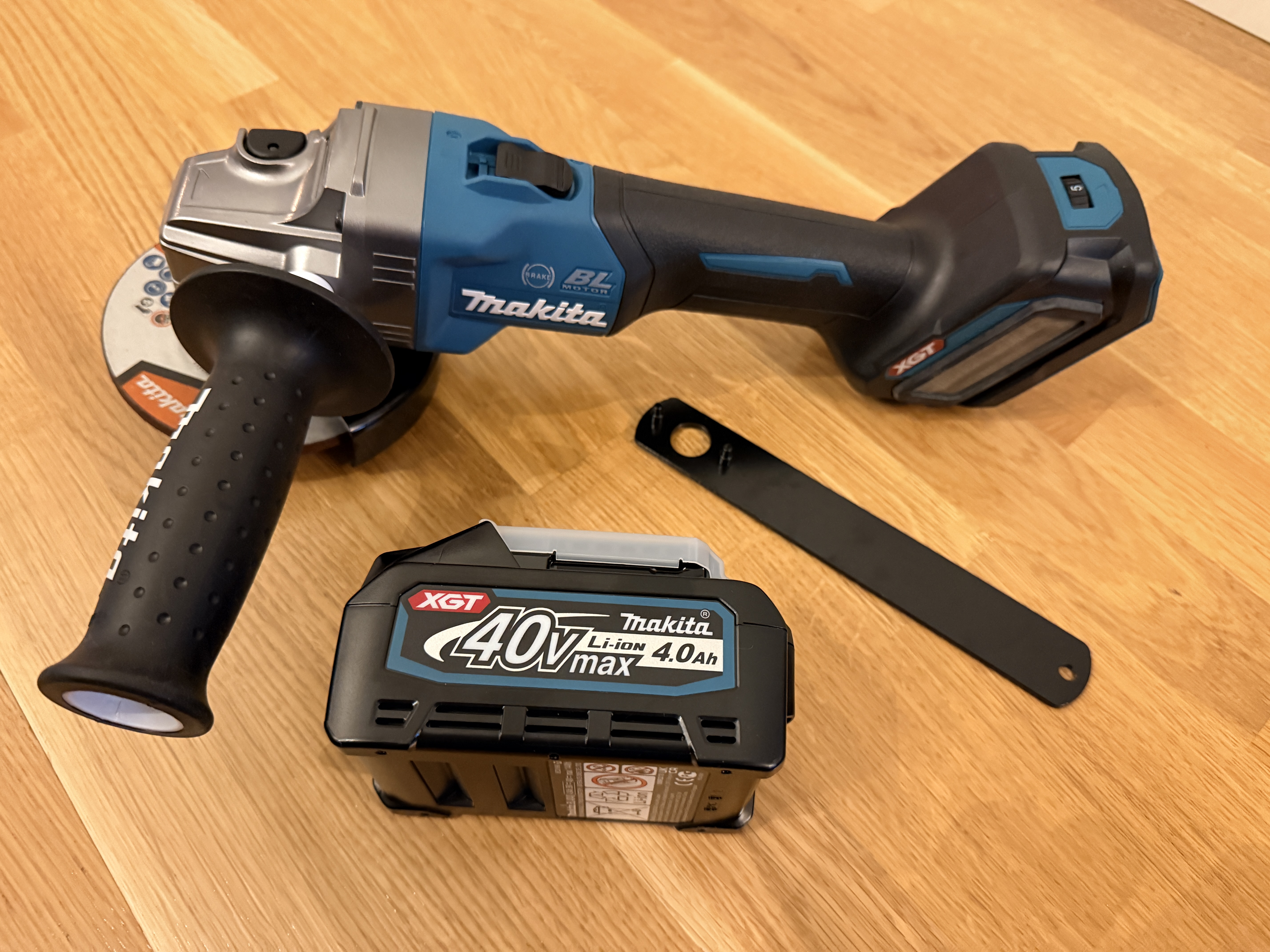 Makita ga023g 40v akkukäyttöinen kulmahiomakone