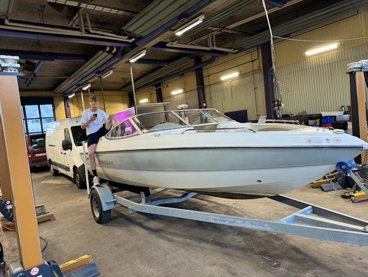 Båt för max 8 personer uthyres