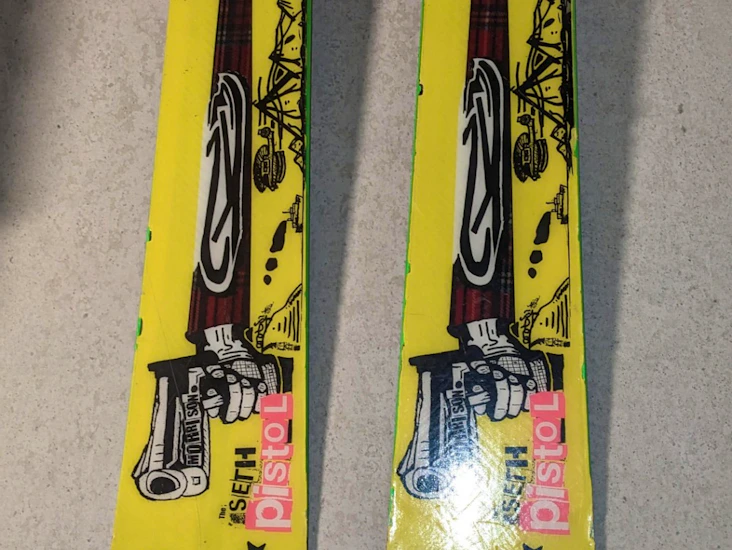 Seth pistol alpinskidor